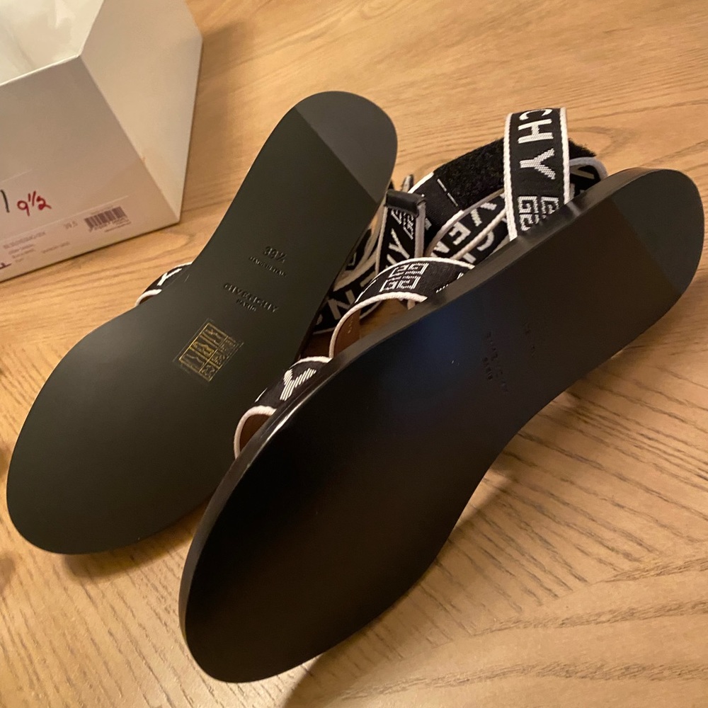 ❤️ Authentic Givenchy Sandals - Picture 8 of 9